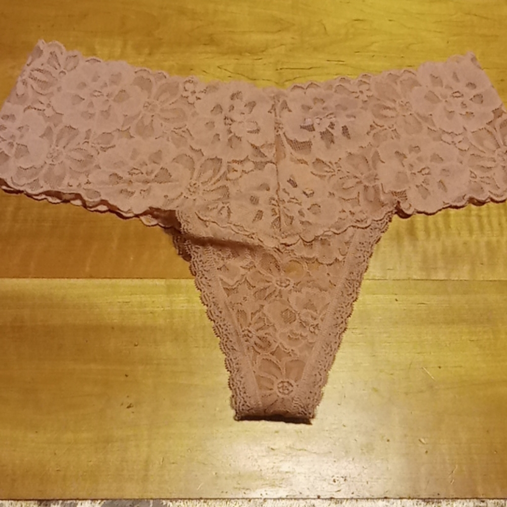 🚨3/$28🚨 NIP-VS Lace Wide Band Thong